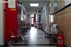 Slapen in een schoolgebouw!<br>